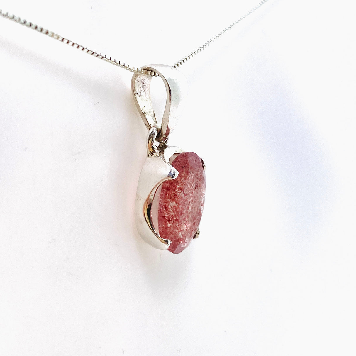 Strawberry Quartz Oval Faceted Pendant PPGJ833