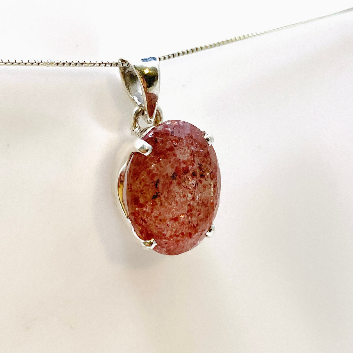 Strawberry Quartz Oval Faceted Pendant PPGJ948