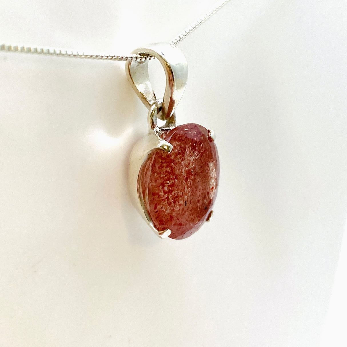 Strawberry Quartz Oval Faceted Pendant PPGJ949