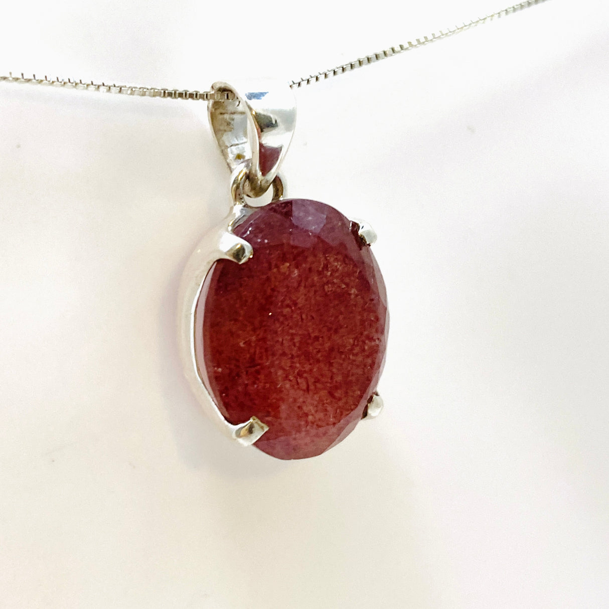 Strawberry Quartz Oval Faceted Pendant PPGJ950