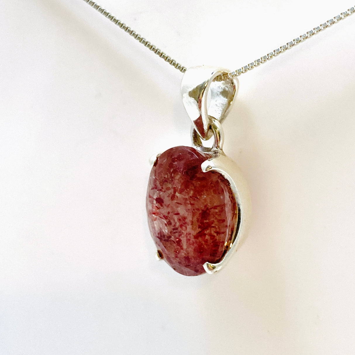 Strawberry Quartz Oval Faceted Pendant PPGJ951