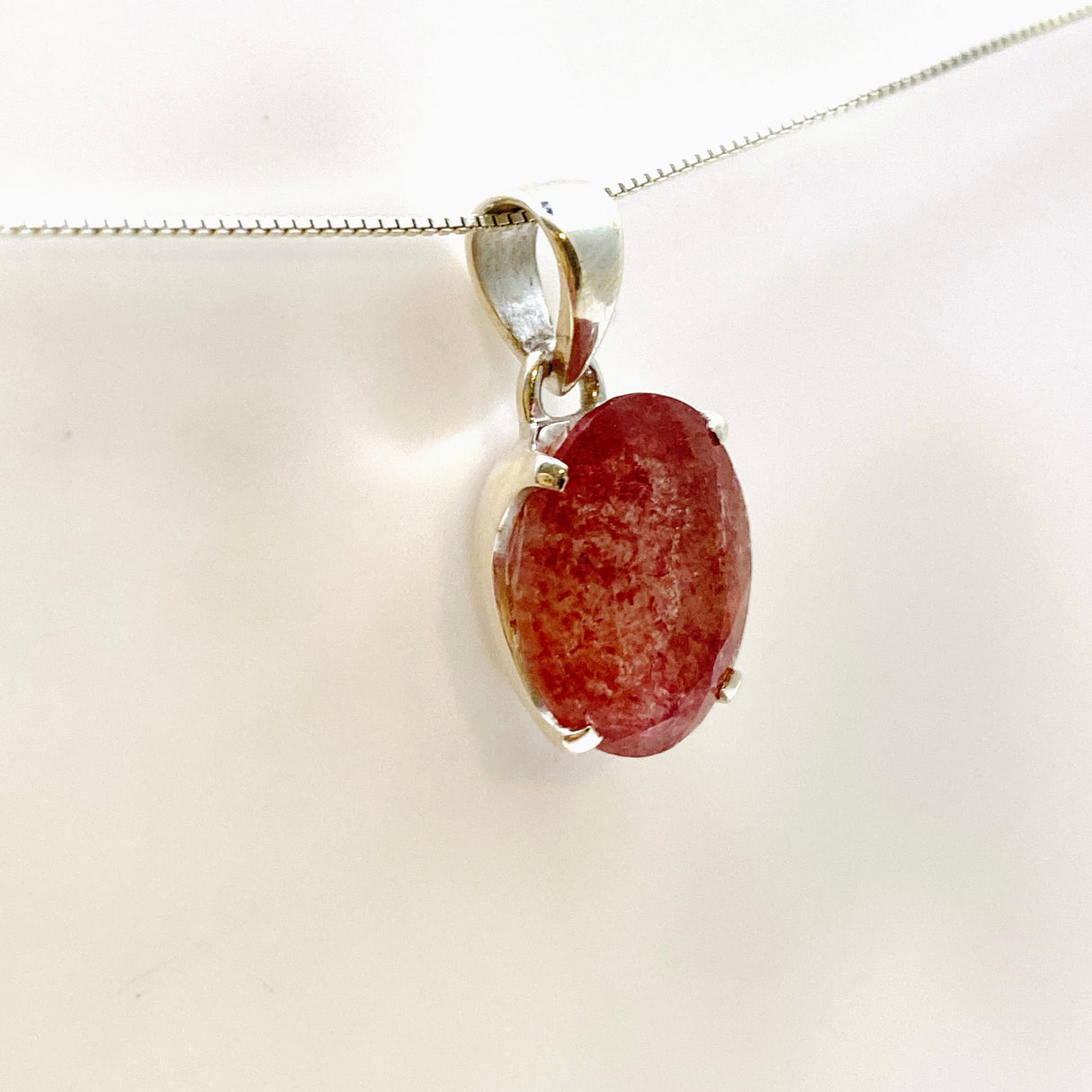 Strawberry Quartz Oval Faceted Pendant PPGJ952