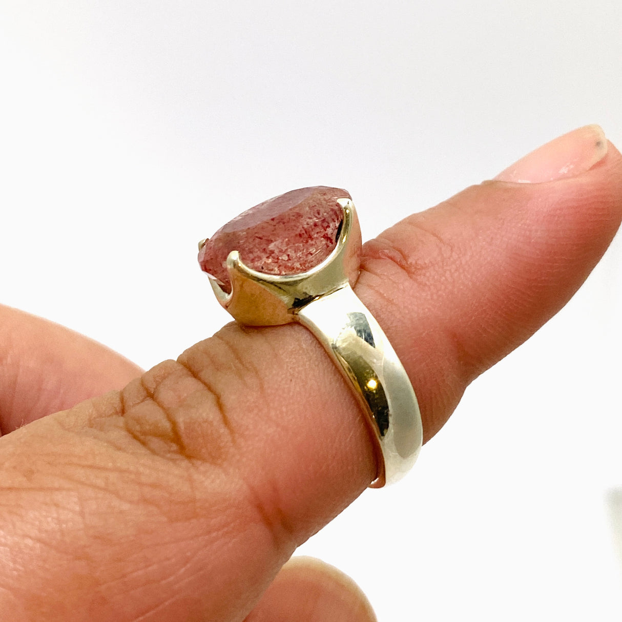 Strawberry Quartz Oval Faceted Ring Size 7 PRGJ762