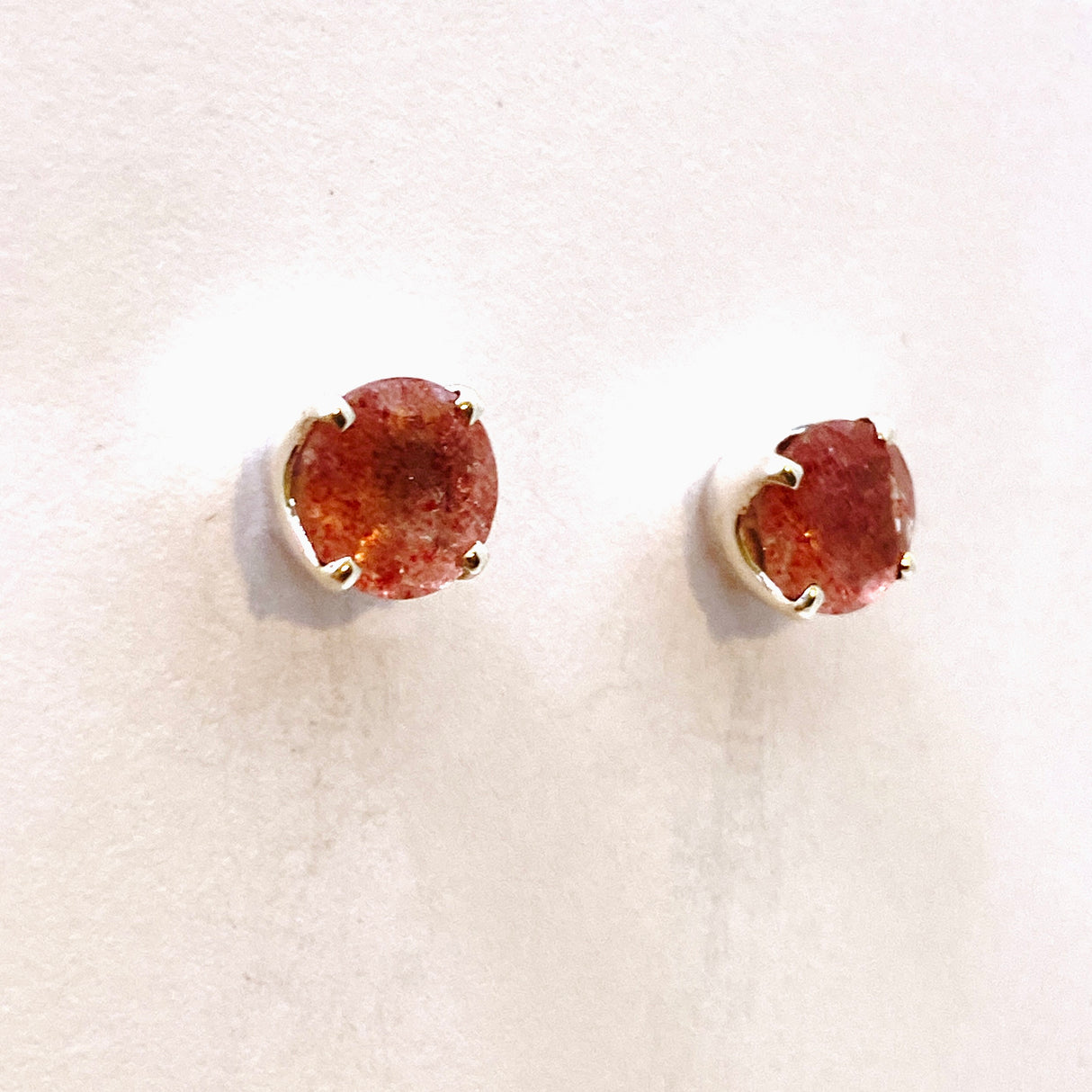 Strawberry Quartz Round Faceted Stud Earrings 9mm PSE033