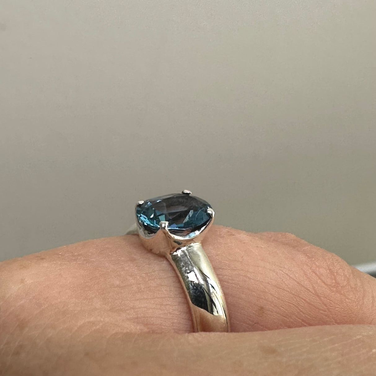 Swiss Blue Topaz Oval Faceted Solitaire Ring Size 5.5 PRGJ799