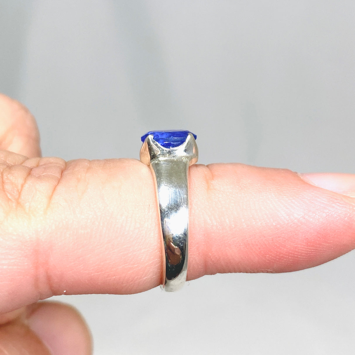 Tanzanite Oval Faceted Ring Size 6 PRGJ507