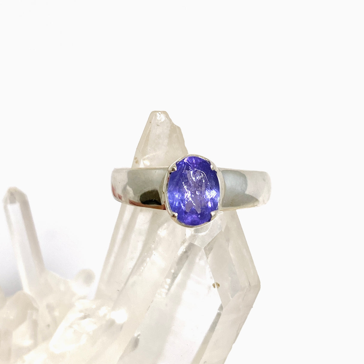 Tanzanite Oval Faceted Ring Size 8 PRGJ1017