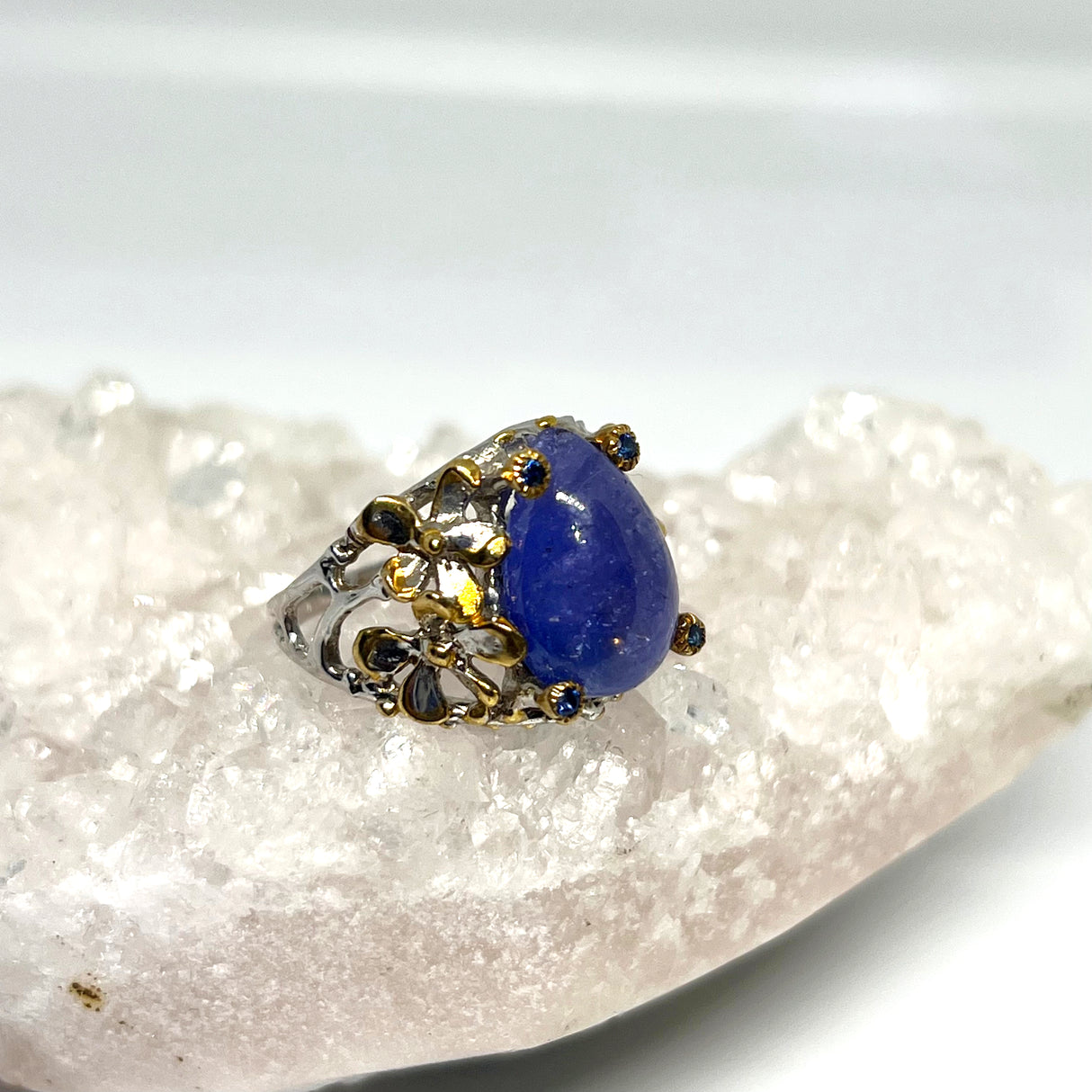 Tanzanite teardrop cabochon with Sapphite and 18ct Gold plate ring Size 7 GRA950