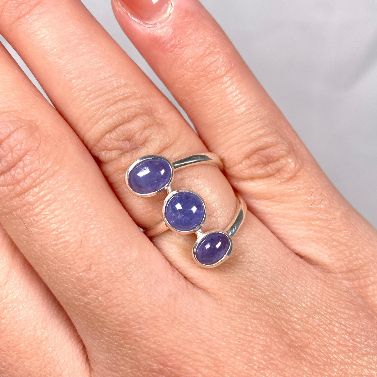 Tanzanite triple stone ring R4201 s.6 KRGJ2794 - Nature's Magick