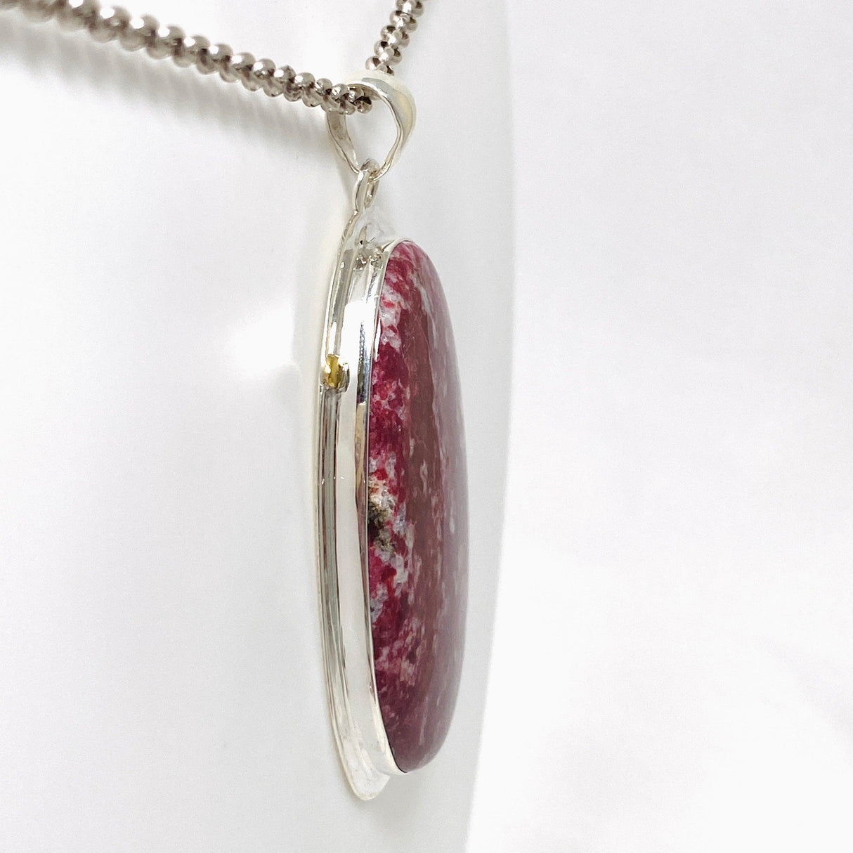 Thulite Oval Pendant in a Decorative Setting KPGJ4485 - Nature's Magick