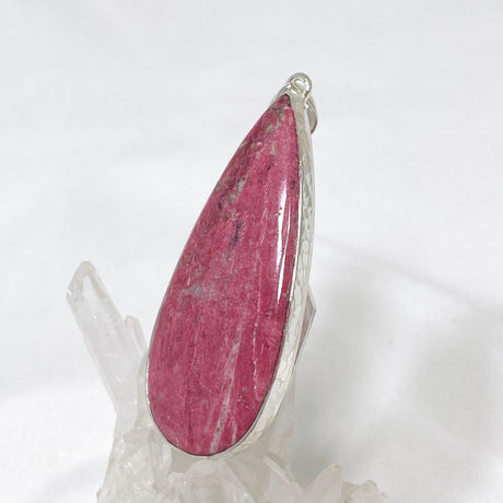 Thulite Teardrop Pendant in a Hammered Setting KPGJ4488 - Nature's Magick