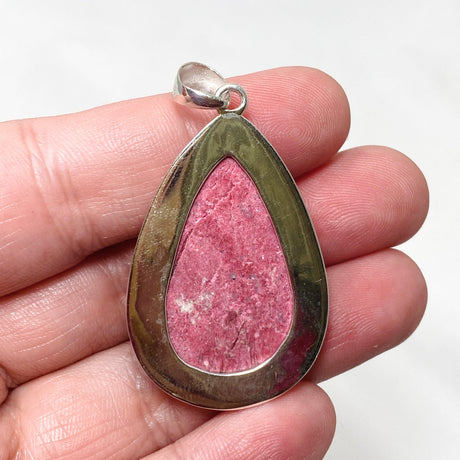 Thulite Teardrop Pendant in a Hammered Setting KPGJ4489 - Nature's Magick