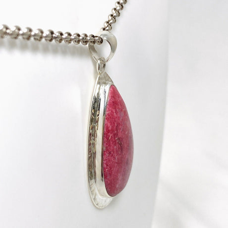 Thulite Teardrop Pendant in a Hammered Setting KPGJ4489 - Nature's Magick