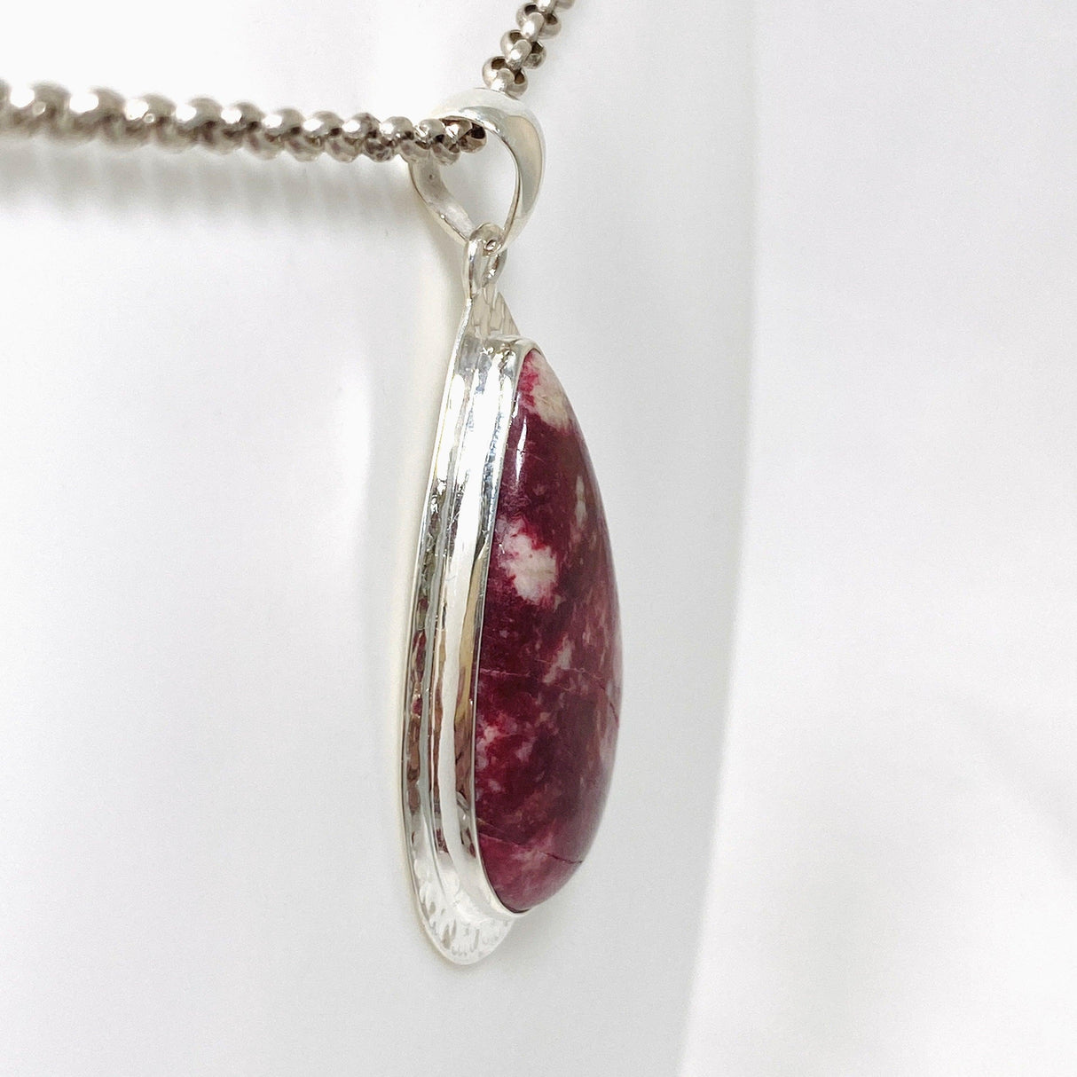 Thulite Teardrop Pendant in a Hammered Setting KPGJ4490 - Nature's Magick