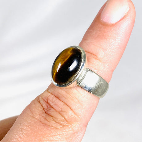 Tigers Eye Oval Ring Size 7 KRGJ3126 - Nature's Magick