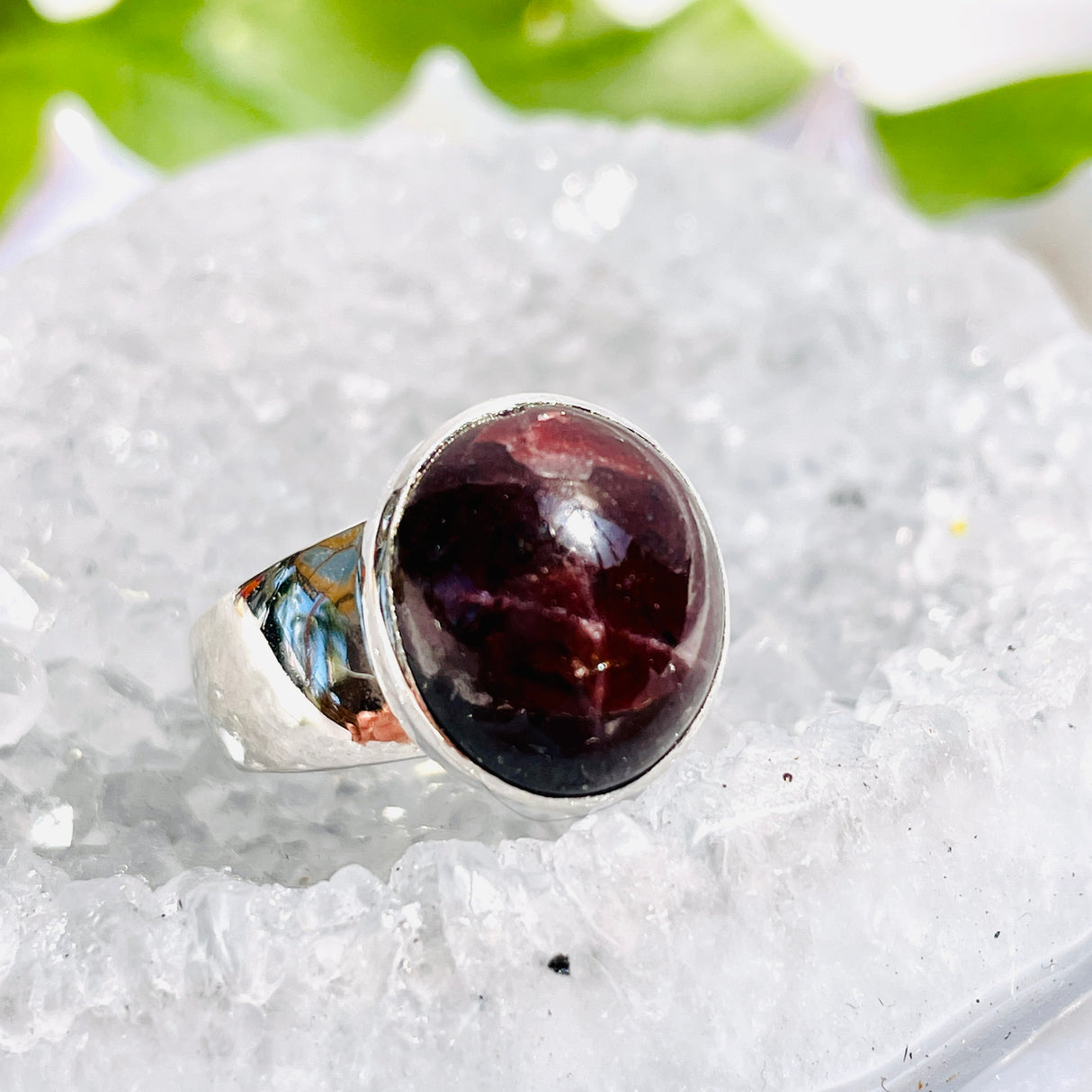 Star Garnet round ring s.9 KRGJ1837