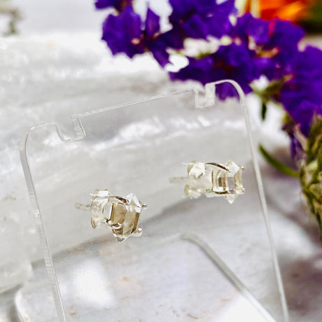 Diamond Quartz raw studs PEGJ96