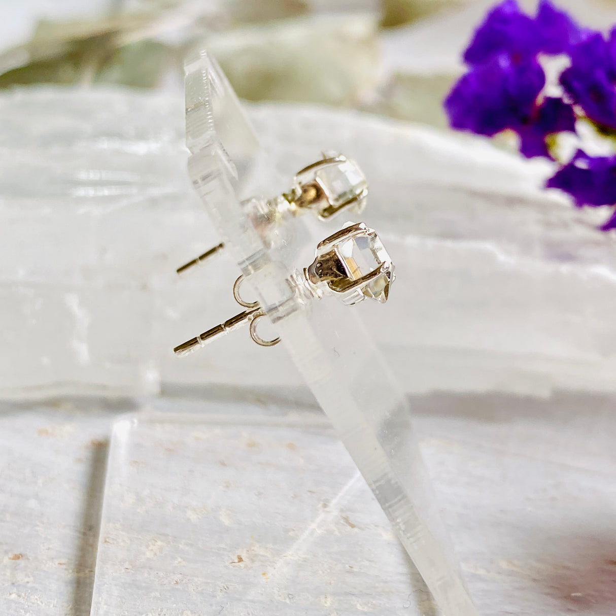 Diamond Quartz raw studs PEGJ96