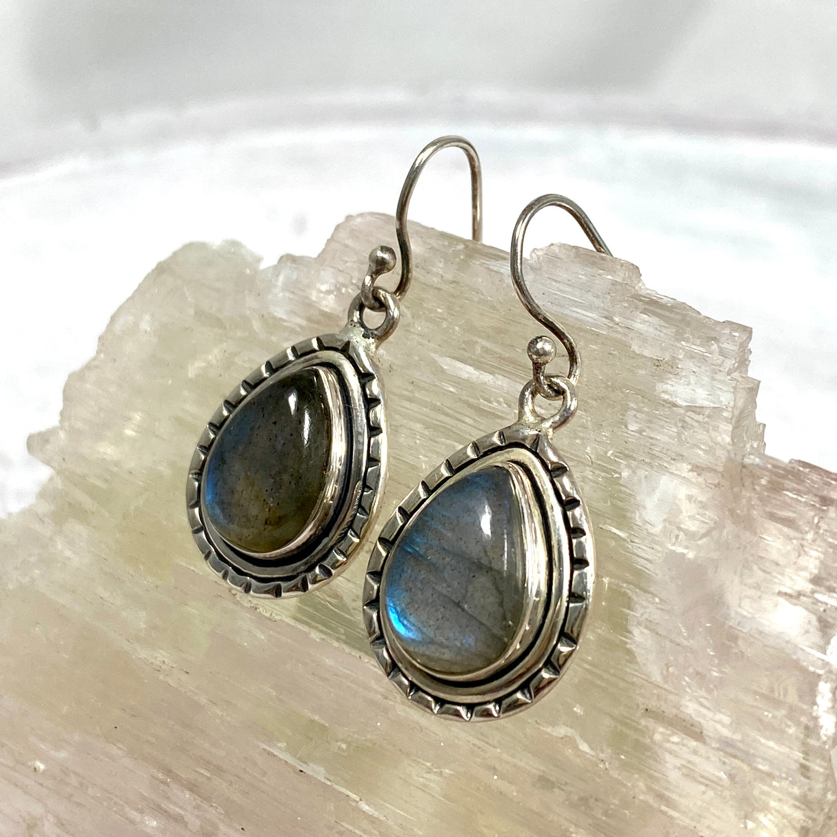 Labradorite teardrop filagree earrings KEGJ701