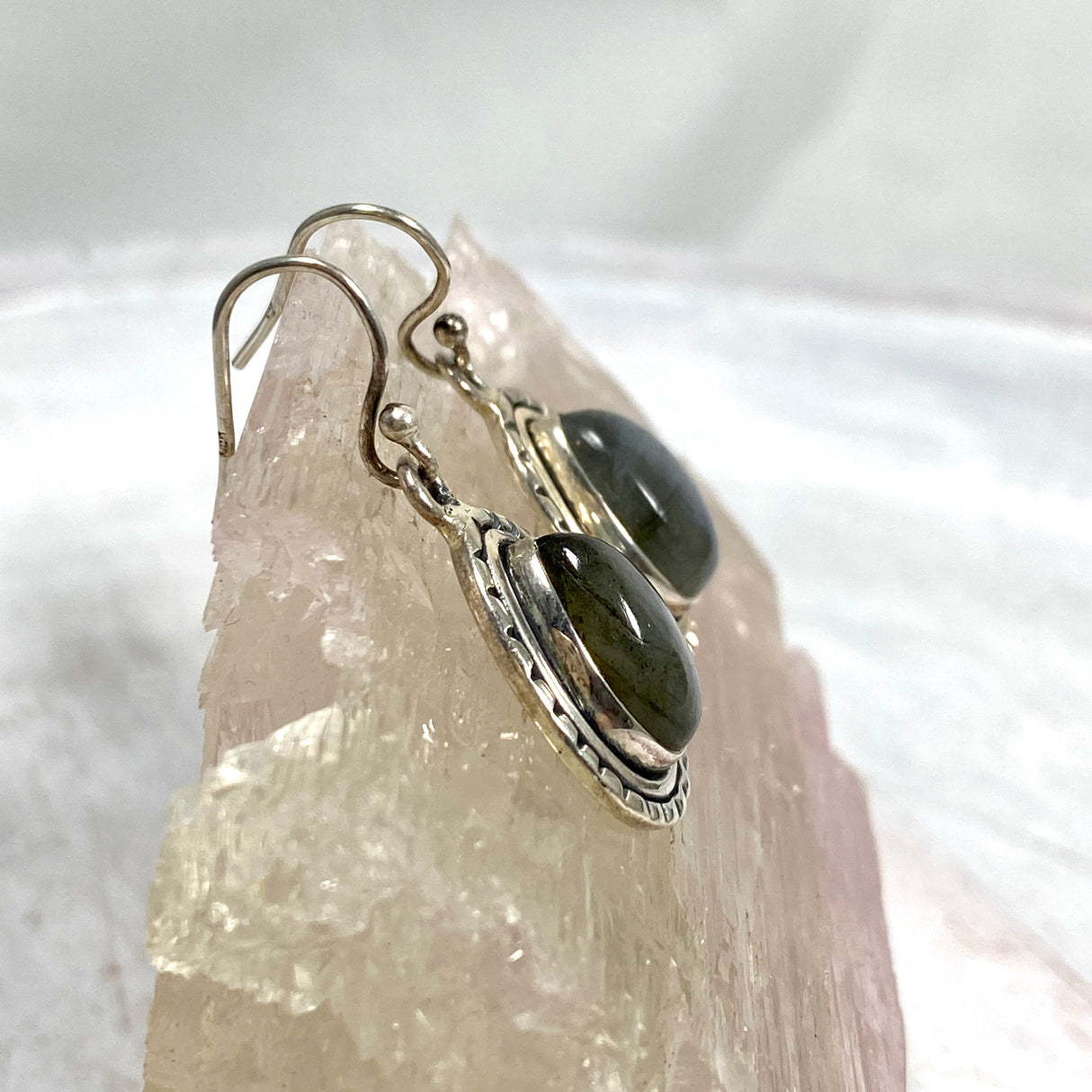 Labradorite teardrop filagree earrings KEGJ701