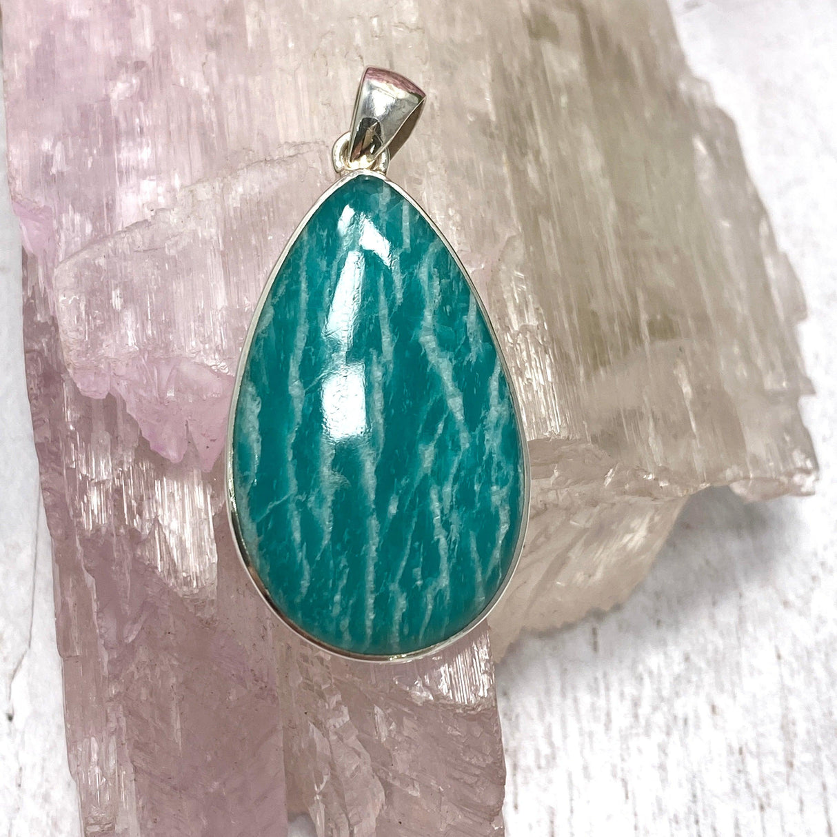 Amazonite teardrop pendant KPGJ2810 - Nature's Magick