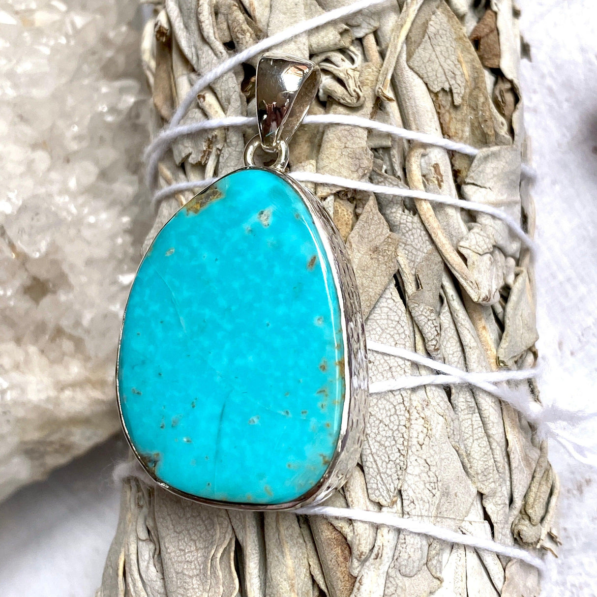 American Turquoise oval pendant KPGJ3222 - Nature's Magick