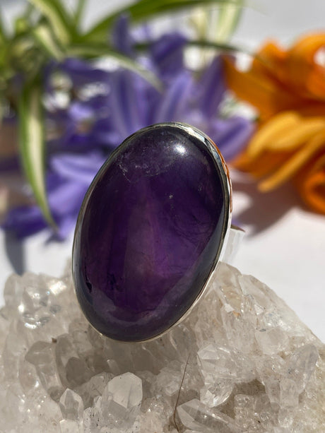 Amethyst Large Oval cabochon ring with beaten band s8 - Nature's Magick