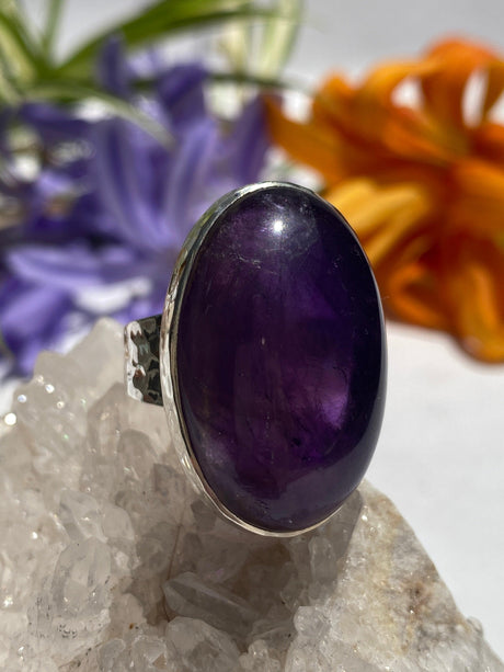 Amethyst Large Oval cabochon ring with beaten band s8 - Nature's Magick