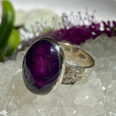 Amethyst oval cabochon beaten band ring s.9 KRGJ1333 - Nature's Magick