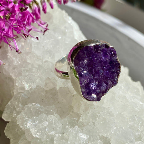 Amethyst raw crystal ring s.8 SS09 - Nature's Magick