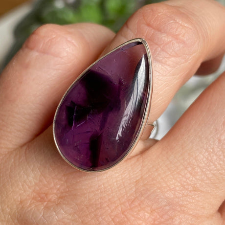 Amethyst teardrop cabochon ring s.6 SS08 - Nature's Magick