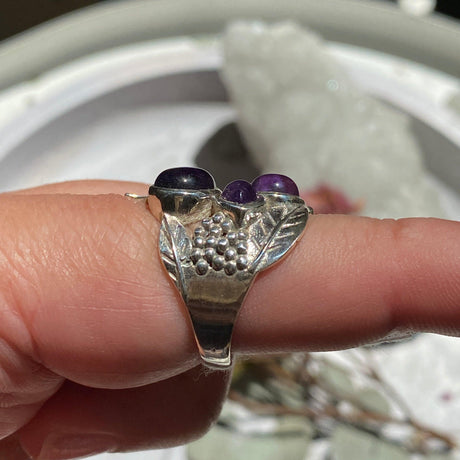 Amethyst triple stone detailed banded ring s.9 SSGJ55 - Nature's Magick