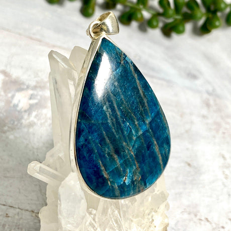 Apatite teardrop cabochon pendant KPGJ2568 - Nature's Magick