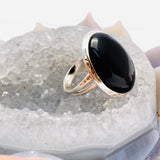 Black Onyx oval cabochon ring with split band s.8 KRGJ1641 - Nature's Magick