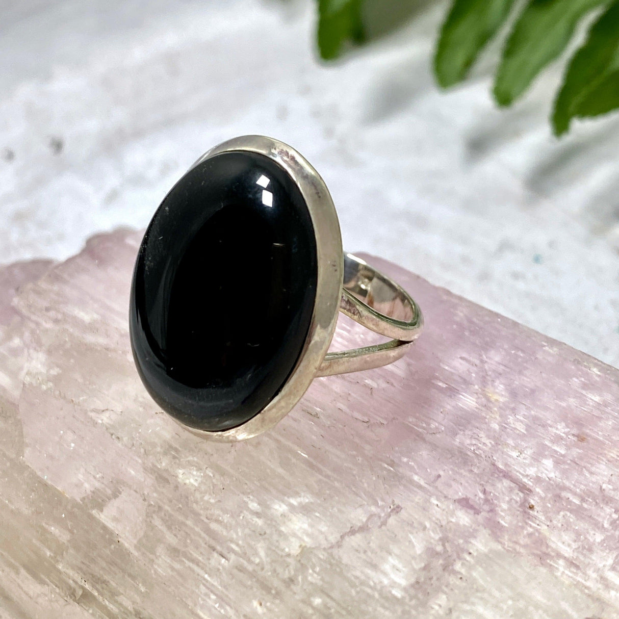 Black Onyx oval cabochon ring with split band Size 10 KRGJ1644 - Nature's Magick