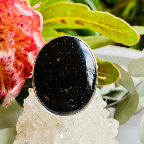 Black Tourmaline oval beaten band ring s.11 KRGJ2253 - Nature's Magick