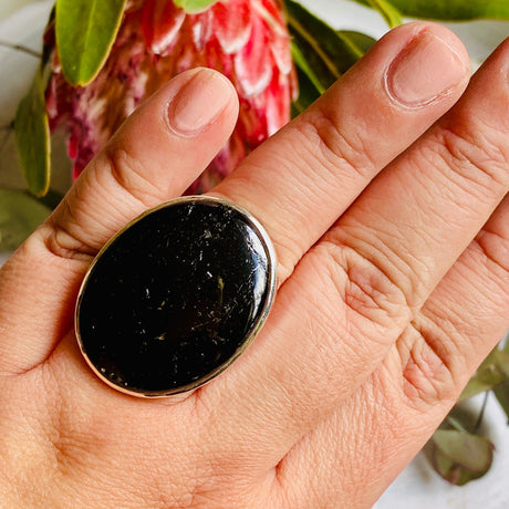 Black Tourmaline oval beaten band ring s.11 KRGJ2253 - Nature's Magick