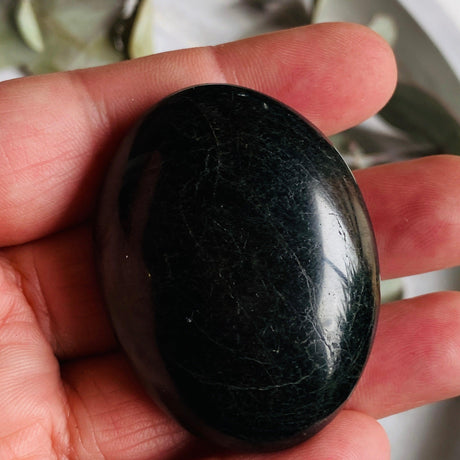 Black tourmaline palmstone 70-100g BTP-S - Nature's Magick