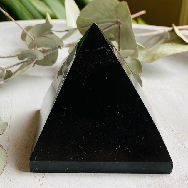 Black Tourmaline pyramid BTP-02 - Nature's Magick