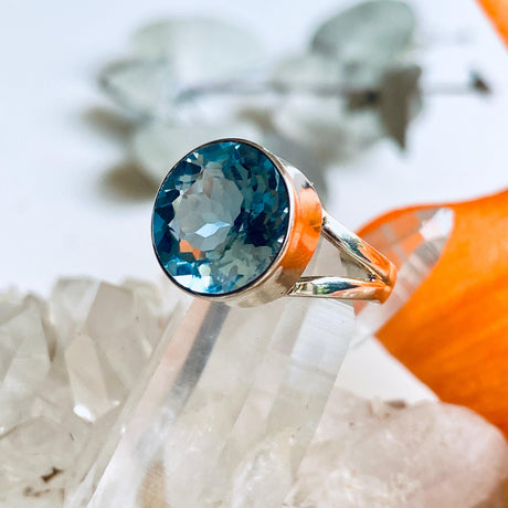 Blue Topaz round faceted ring s.6 KRGJ2305 - Nature's Magick