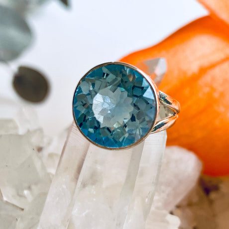 Blue Topaz round faceted ring s.6 KRGJ2305 - Nature's Magick