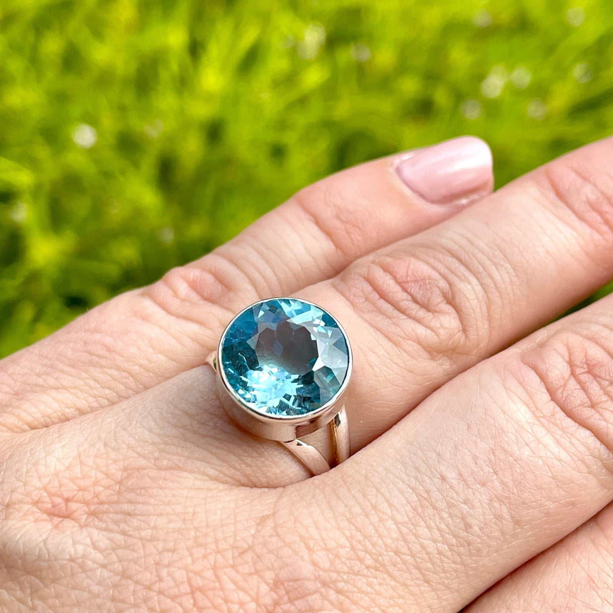 Blue Topaz round faceted ring s.6 KRGJ2305 - Nature's Magick