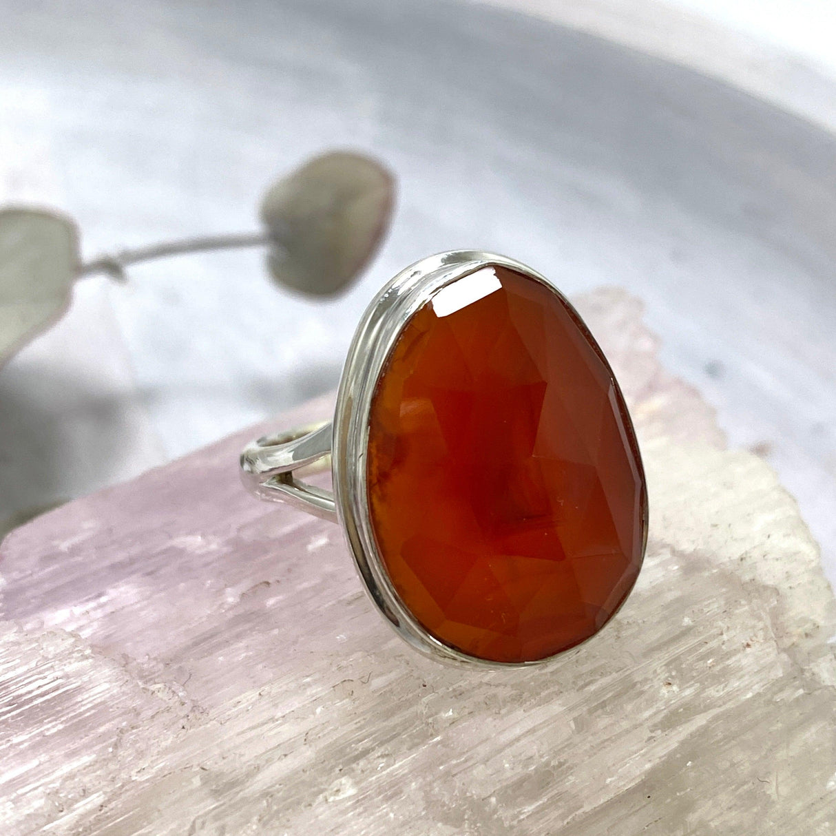 Carnelian oval faceted ring s.10 KRGJ2554 - Nature's Magick