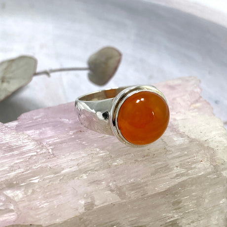 Carnelian round cabochon ring s.9 KRGJ2319 - Nature's Magick