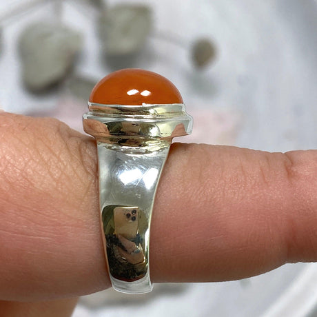 Carnelian round cabochon ring s.9 KRGJ2319 - Nature's Magick