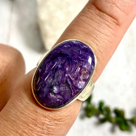 Charoite oval ring s.9 KRGJ1246 - Nature's Magick