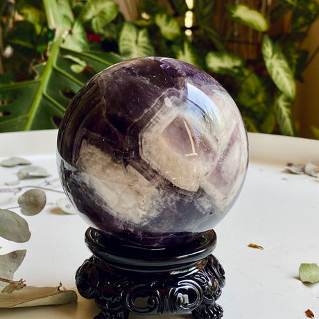 Chevron Amethyst sphere CHAMS-04 - Nature's Magick