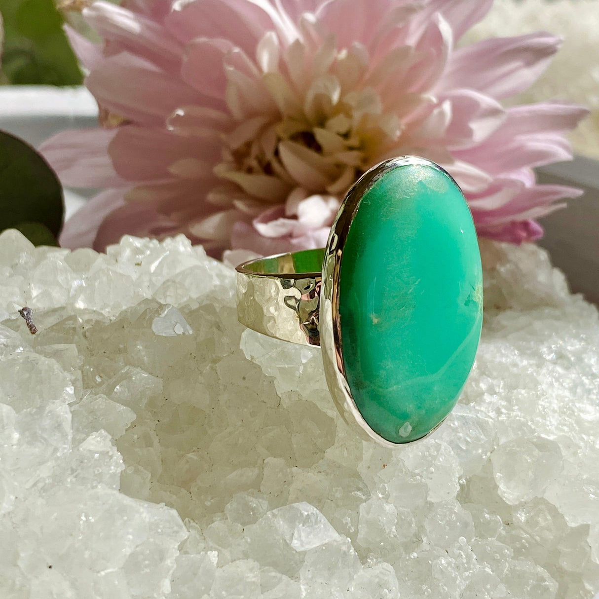 Chrysoprase oval beaten band ring s.10 KRGJ2137 - Nature's Magick