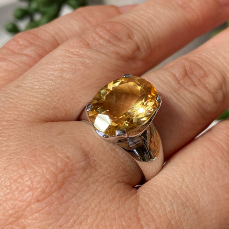 Citrine oval cut ring s.8 HRGJ-24 - Nature's Magick