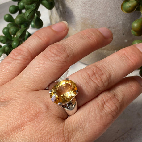 Citrine oval cut ring s.8 HRGJ-24 - Nature's Magick